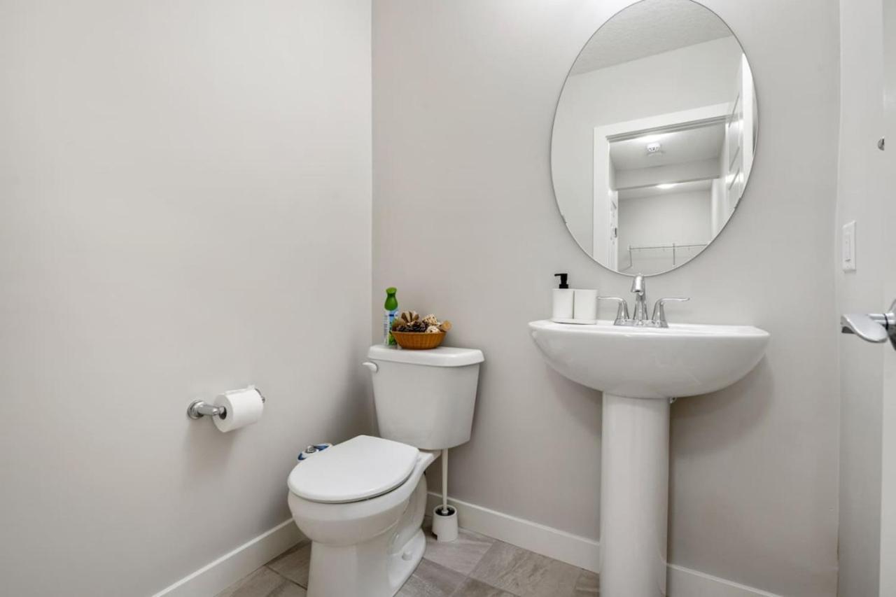 Luxury House In Sage, Sleeps 9, Free Banff Pass Villa YYC Exteriör bild