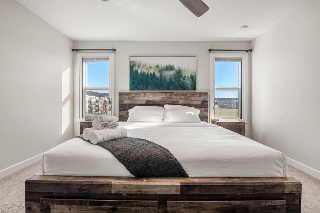 Luxury House In Sage, Sleeps 9, Free Banff Pass Villa YYC Exteriör bild